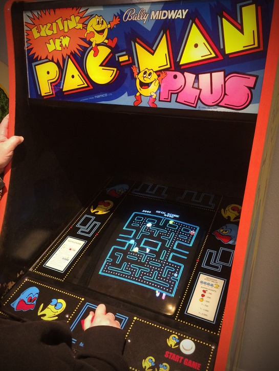 Pacman plus arcade